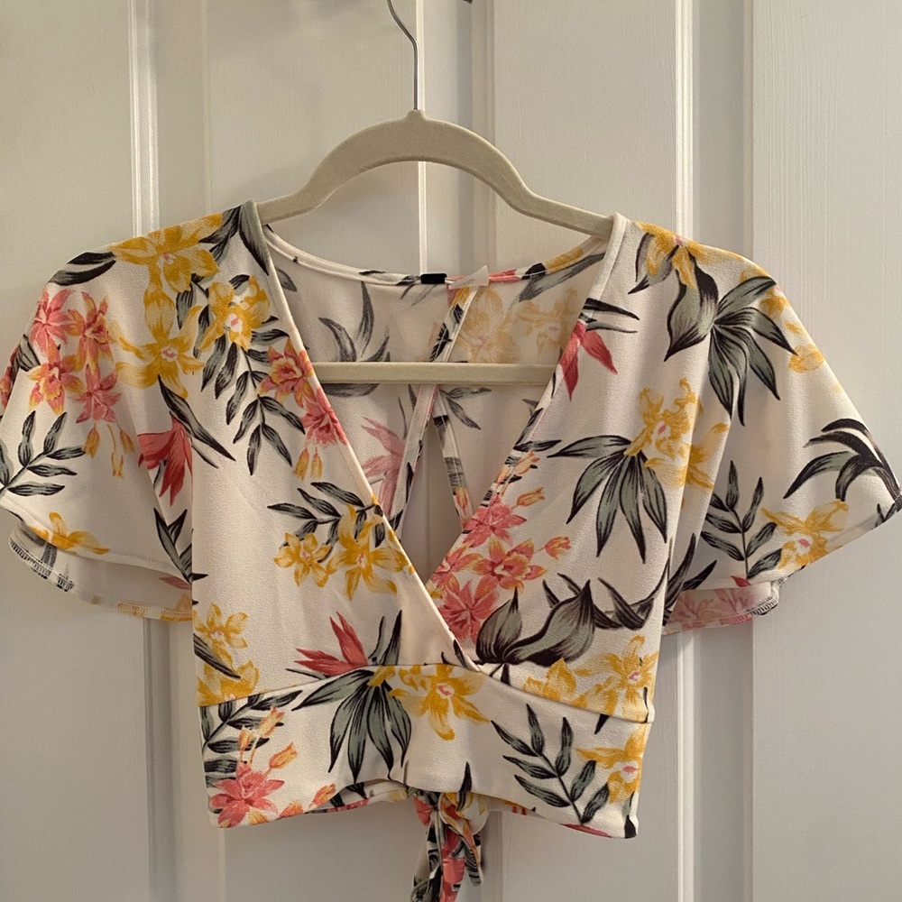 Adorable Floral Crop Top